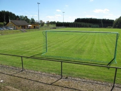 Luftbildaufnahme des Rasenfußballplatzes